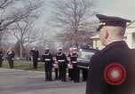 Standbild Beerdigung von Astronauten Lieutenant Commander Roger Chaffee B Arlington Virginia USA, 1967, aus Sekunde 15 historischem Filmmaterial Videoclip 65675027813