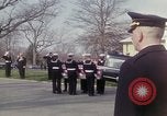Standbild Beerdigung von Astronauten Lieutenant Commander Roger Chaffee B Arlington Virginia USA, 1967, aus Sekunde 18 historischem Filmmaterial Videoclip 65675027813