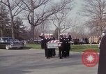 Standbild Beerdigung von Astronauten Lieutenant Commander Roger Chaffee B Arlington Virginia USA, 1967, aus Sekunde 21 historischem Filmmaterial Videoclip 65675027813