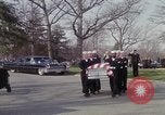 Standbild Beerdigung von Astronauten Lieutenant Commander Roger Chaffee B Arlington Virginia USA, 1967, aus Sekunde 28 historischem Filmmaterial Videoclip 65675027813