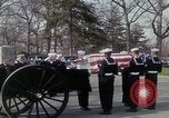 Standbild Beerdigung von Astronauten Lieutenant Commander Roger Chaffee B Arlington Virginia USA, 1967, aus Sekunde 49 historischem Filmmaterial Videoclip 65675027813