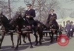 Standbild Beerdigung von Astronauten Lieutenant Commander Roger Chaffee B Arlington Virginia USA, 1967, aus Sekunde 62 historischem Filmmaterial Videoclip 65675027813