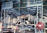 Standbild NASA Inspektion von beschädigten Apollo 1 Kapsel United States USA, 1967, aus Sekunde 11 historischem Filmmaterial Videoclip 65675027816