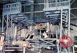 Standbild NASA Inspektion von beschädigten Apollo 1 Kapsel United States USA, 1967, aus Sekunde 13 historischem Filmmaterial Videoclip 65675027816