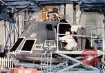 Standbild NASA Inspektion von beschädigten Apollo 1 Kapsel United States USA, 1967, aus Sekunde 17 historischem Filmmaterial Videoclip 65675027816