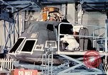Standbild NASA Inspektion von beschädigten Apollo 1 Kapsel United States USA, 1967, aus Sekunde 22 historischem Filmmaterial Videoclip 65675027816
