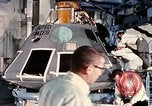Standbild NASA Inspektion von beschädigten Apollo 1 Kapsel United States USA, 1967, aus Sekunde 29 historischem Filmmaterial Videoclip 65675027816