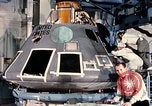 Standbild NASA Inspektion von beschädigten Apollo 1 Kapsel United States USA, 1967, aus Sekunde 31 historischem Filmmaterial Videoclip 65675027816