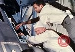 Standbild NASA Inspektion von beschädigten Apollo 1 Kapsel United States USA, 1967, aus Sekunde 42 historischem Filmmaterial Videoclip 65675027816