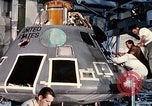 Standbild NASA Inspektion von beschädigten Apollo 1 Kapsel United States USA, 1967, aus Sekunde 51 historischem Filmmaterial Videoclip 65675027816
