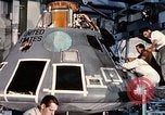 Standbild NASA Inspektion von beschädigten Apollo 1 Kapsel United States USA, 1967, aus Sekunde 52 historischem Filmmaterial Videoclip 65675027816