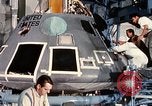 Standbild NASA Inspektion von beschädigten Apollo 1 Kapsel United States USA, 1967, aus Sekunde 55 historischem Filmmaterial Videoclip 65675027816