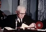 Standbild Anhörung im Senat auf der NASA Washington DC USA, 1967, aus Sekunde 43 historischem Filmmaterial Videoclip 65675027868