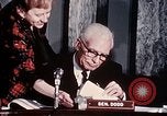 Standbild Anhörung im Senat auf der NASA Washington DC USA, 1967, aus Sekunde 46 historischem Filmmaterial Videoclip 65675027868