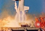 Standbild XSM-64 Rakete Cape Canaveral Florida USA, 1957, aus Sekunde 26 historischem Filmmaterial Videoclip 65675027880