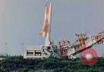 Standbild XSM-64 Rakete Cape Canaveral Florida USA, 1957, aus Sekunde 18 historischem Filmmaterial Videoclip 65675027881