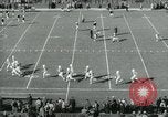 Image Columbia et Dartmouth le football Baker Field New York USA, 1961, de la seconde 11 séquences d'archives historiques vidéo 65675027887