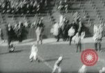 Image Columbia et Dartmouth le football Baker Field New York USA, 1961, de la seconde 18 séquences d'archives historiques vidéo 65675027887