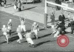 Image Columbia et Dartmouth le football Baker Field New York USA, 1961, de la seconde 23 séquences d'archives historiques vidéo 65675027887