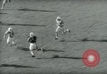 Image Columbia et Dartmouth le football Baker Field New York USA, 1961, de la seconde 42 séquences d'archives historiques vidéo 65675027887
