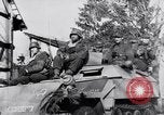 Immagine di Soldati tedeschi che combattono Alleati nei pressi di Aachen Germania, 1945, secondo 10 filmato di repertorio 65675027910
