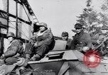 Immagine di Soldati tedeschi che combattono Alleati nei pressi di Aachen Germania, 1945, secondo 11 filmato di repertorio 65675027910