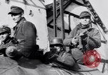 Immagine di Soldati tedeschi che combattono Alleati nei pressi di Aachen Germania, 1945, secondo 13 filmato di repertorio 65675027910