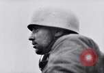 Immagine di Soldati tedeschi che combattono Alleati nei pressi di Aachen Germania, 1945, secondo 33 filmato di repertorio 65675027910