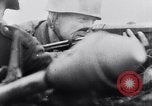 Immagine di Soldati tedeschi che combattono Alleati nei pressi di Aachen Germania, 1945, secondo 38 filmato di repertorio 65675027910
