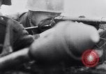 Immagine di Soldati tedeschi che combattono Alleati nei pressi di Aachen Germania, 1945, secondo 39 filmato di repertorio 65675027910