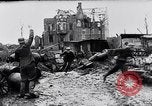 Immagine di Soldati tedeschi che combattono Alleati nei pressi di Aachen Germania, 1945, secondo 47 filmato di repertorio 65675027910