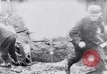 Immagine di Soldati tedeschi che combattono Alleati nei pressi di Aachen Germania, 1945, secondo 54 filmato di repertorio 65675027910