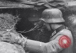 Immagine di Soldati tedeschi che combattono Alleati nei pressi di Aachen Germania, 1945, secondo 55 filmato di repertorio 65675027910
