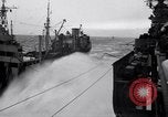 Image extension de lignes de ravitaillement 'Océan Atlantique, 1945, de la seconde 38 séquences d'archives historiques vidéo 65675027918