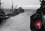 Image extension de lignes de ravitaillement 'Océan Atlantique, 1945, de la seconde 39 séquences d'archives historiques vidéo 65675027918