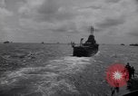 Image USS Nelson (DD-623) accompagnant le convoi de navires dans l'Atlantique 'Océan Atlantique, 1943, de la seconde 5 séquences d'archives historiques vidéo 65675027934