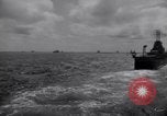 Image USS Nelson (DD-623) accompagnant le convoi de navires dans l'Atlantique 'Océan Atlantique, 1943, de la seconde 7 séquences d'archives historiques vidéo 65675027934