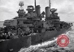 Image USS Nelson (DD-623) accompagnant le convoi de navires dans l'Atlantique 'Océan Atlantique, 1943, de la seconde 10 séquences d'archives historiques vidéo 65675027934