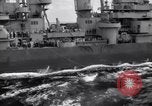 Image USS Nelson (DD-623) accompagnant le convoi de navires dans l'Atlantique 'Océan Atlantique, 1943, de la seconde 27 séquences d'archives historiques vidéo 65675027934