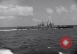 Image USS Nelson (DD-623) accompagnant le convoi de navires dans l'Atlantique 'Océan Atlantique, 1943, de la seconde 45 séquences d'archives historiques vidéo 65675027934