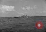 Image USS Nelson (DD-623) accompagnant le convoi de navires dans l'Atlantique 'Océan Atlantique, 1943, de la seconde 49 séquences d'archives historiques vidéo 65675027934