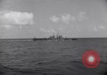 Image USS Nelson (DD-623) accompagnant le convoi de navires dans l'Atlantique 'Océan Atlantique, 1943, de la seconde 50 séquences d'archives historiques vidéo 65675027934