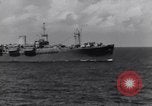 Image USS Nelson (DD-623) accompagnant le convoi de navires dans l'Atlantique 'Océan Atlantique, 1943, de la seconde 55 séquences d'archives historiques vidéo 65675027934