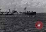 Image USS Nelson (DD-623) accompagnant le convoi de navires dans l'Atlantique 'Océan Atlantique, 1943, de la seconde 57 séquences d'archives historiques vidéo 65675027934