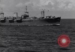 Image USS Nelson (DD-623) accompagnant le convoi de navires dans l'Atlantique 'Océan Atlantique, 1943, de la seconde 58 séquences d'archives historiques vidéo 65675027934