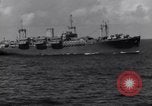 Image USS Nelson (DD-623) accompagnant le convoi de navires dans l'Atlantique 'Océan Atlantique, 1943, de la seconde 61 séquences d'archives historiques vidéo 65675027934