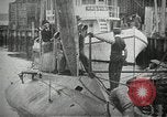 Immagine di Stantuffo sottomarino classe sparare un siluro New Suffolk New York USA, 1904, secondo 7 filmato di repertorio 65675027950
