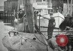Immagine di Stantuffo sottomarino classe sparare un siluro New Suffolk New York USA, 1904, secondo 10 filmato di repertorio 65675027950