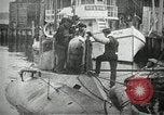Immagine di Stantuffo sottomarino classe sparare un siluro New Suffolk New York USA, 1904, secondo 23 filmato di repertorio 65675027950