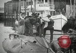 Immagine di Stantuffo sottomarino classe sparare un siluro New Suffolk New York USA, 1904, secondo 32 filmato di repertorio 65675027950